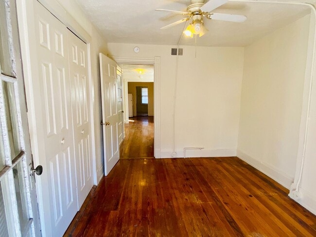Building Photo - 3322 Ellwood Ave