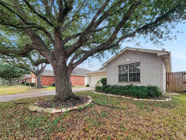 Building Photo - 4010 Redwood Hill Ct