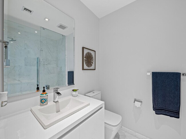 Building Photo - 701 N Fort Lauderdale Beach Blvd