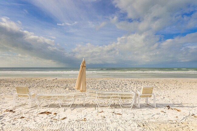 Building Photo - 1109 Gulf of Mexico Dr