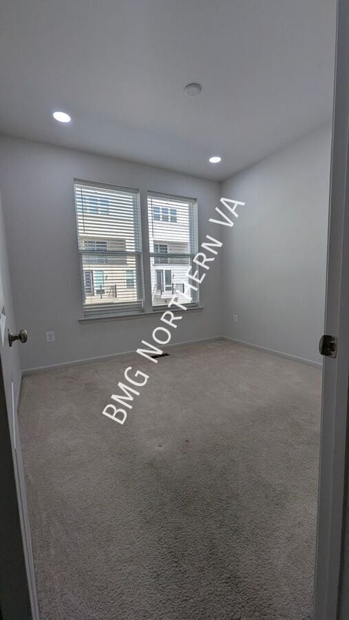 Building Photo - 2576 Neabsco Common Pl