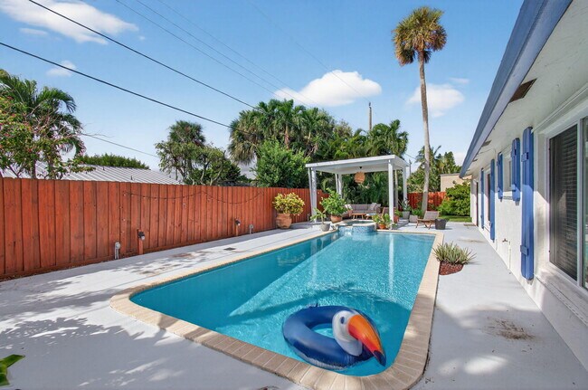 Building Photo - 802 Mallard Dr