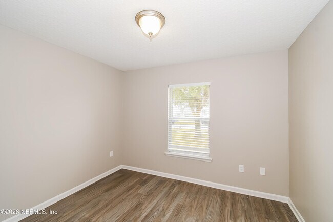 Building Photo - 11533 Brian Lakes Dr N