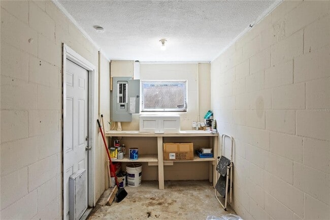 Building Photo - 6928 Greenhill Pl