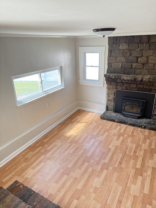 Building Photo - 1049 Towanda Rd