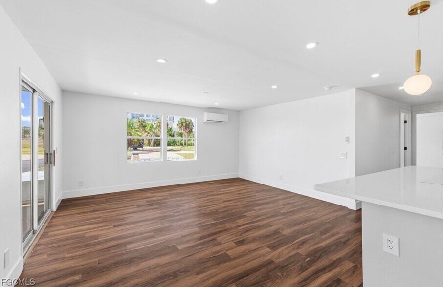 Building Photo - 13670 Dowitcher Dr