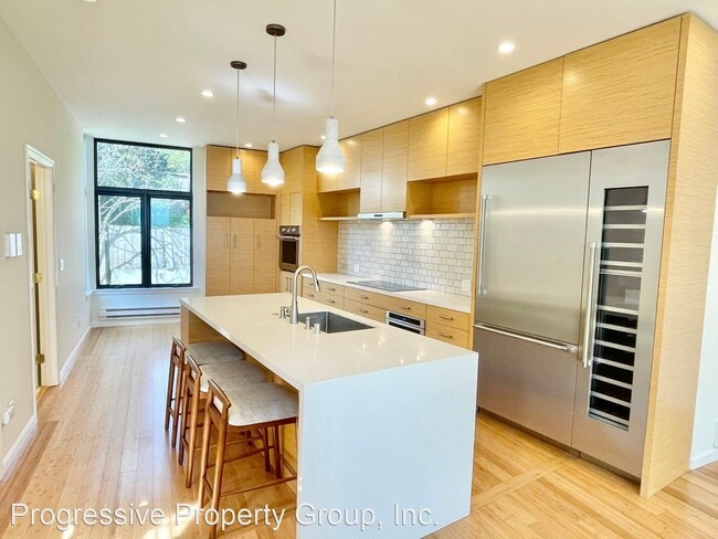 Building Photo - 3 br, 4 bath House - 338 Holladay Avenue