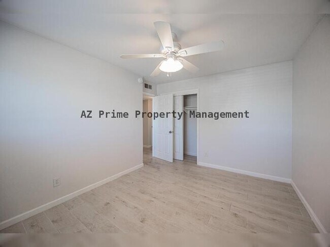 Building Photo - 6637 E Wilshire Dr
