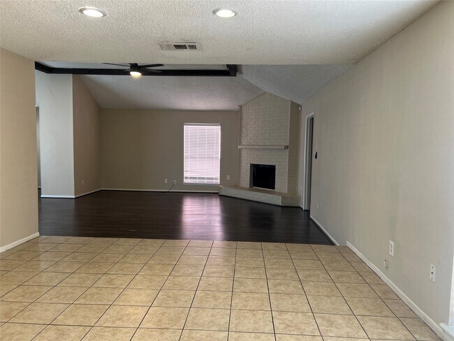 Building Photo - 6331 Pouter Dr