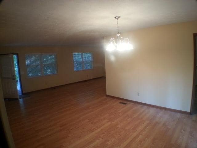 Building Photo - Charming 3 Bedroom / 2 Bath with Finished Basement!