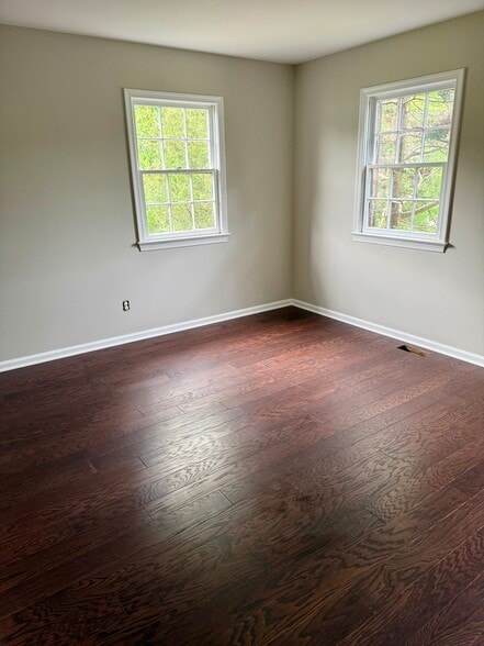 Building Photo - 727 Olde Greenwich Cir