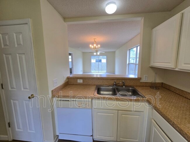 Building Photo - 1082 Antigua Cir