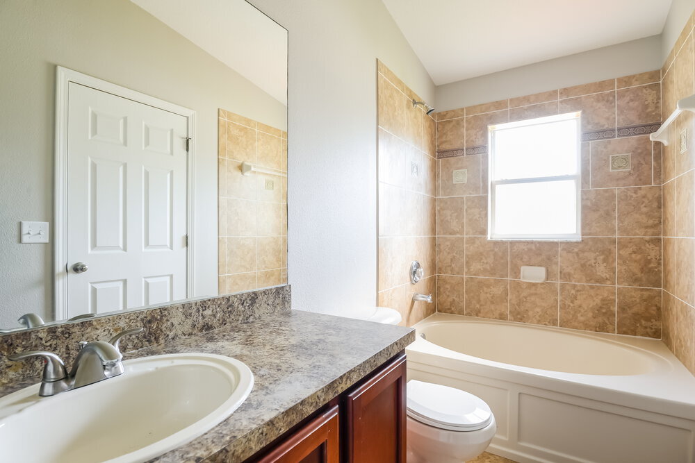 Building Photo - 17407 Garden Heath Ct