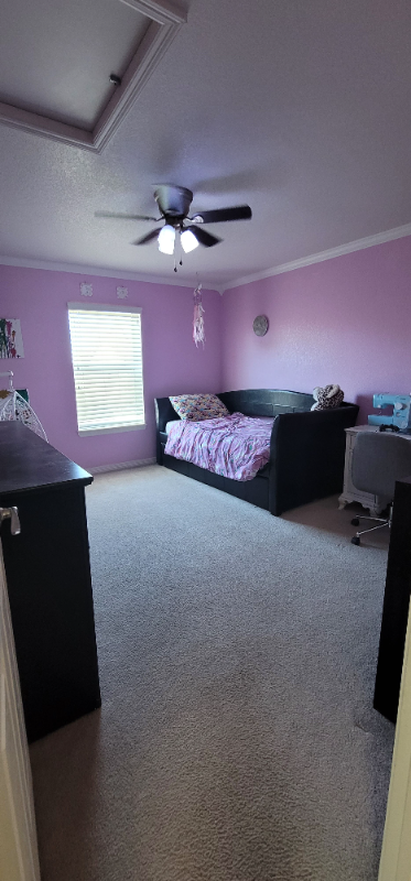 Building Photo - 9565 Castle Oaks Dr