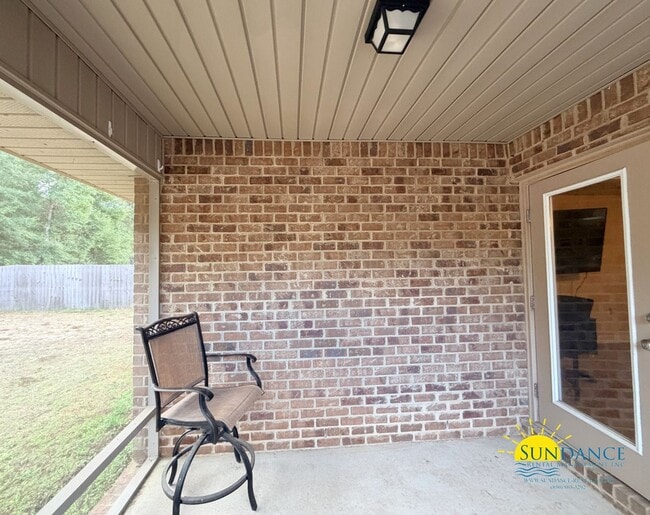 Building Photo - Charming Cul-de-Sac Home in Monticello Estates, Milton