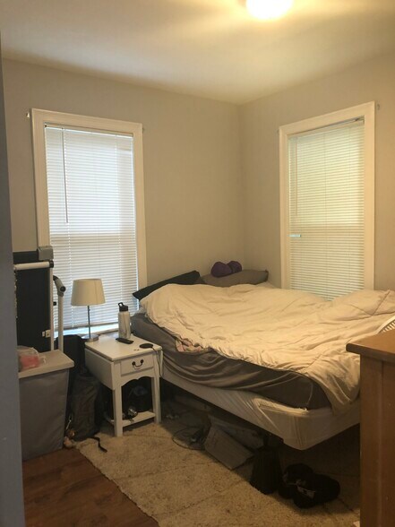 Building Photo - 38 Crescent Ave