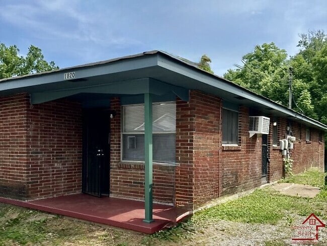 Building Photo - 1820 Olive St