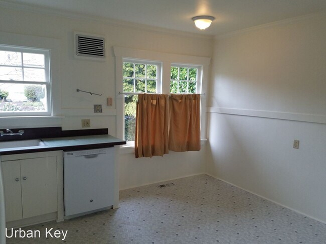 Building Photo - 2 br, 2 bath House - 2207 N 39th St