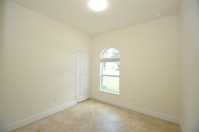 Building Photo - 17 Rainbow Ln