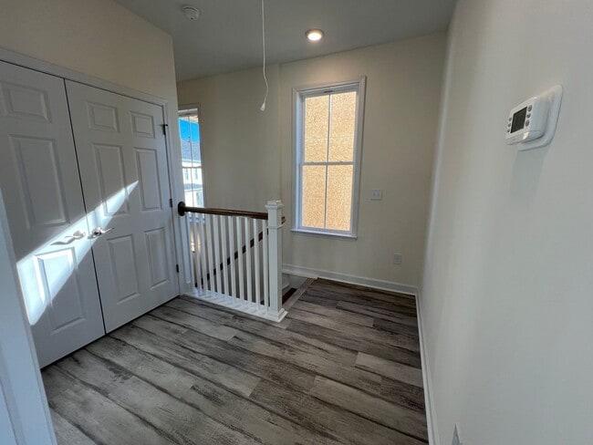 Building Photo - Luxury 2 Bedroom, 2.5 Bath Townhome Available Now in Market Common!