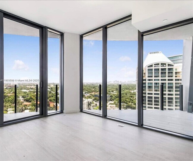 Building Photo - 2831 S Bayshore Dr