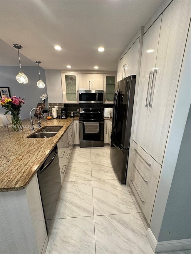 Building Photo - 3540 S Ocean Blvd