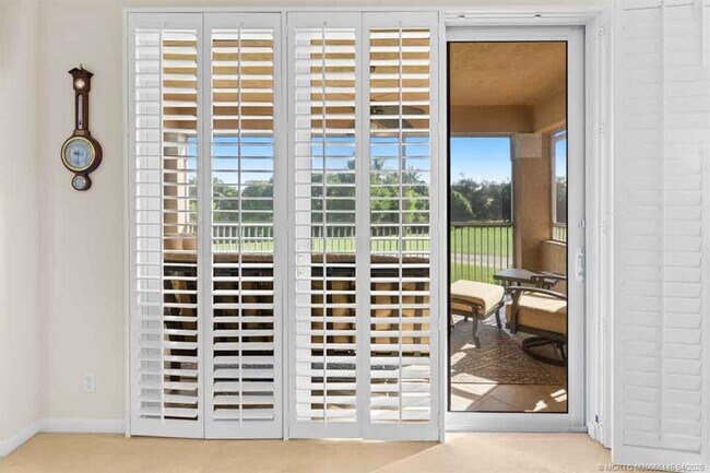 Building Photo - 2371 SW Carriage Hill Terrace