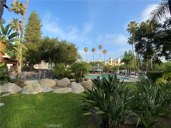 Building Photo - 5515 Canoga Ave
