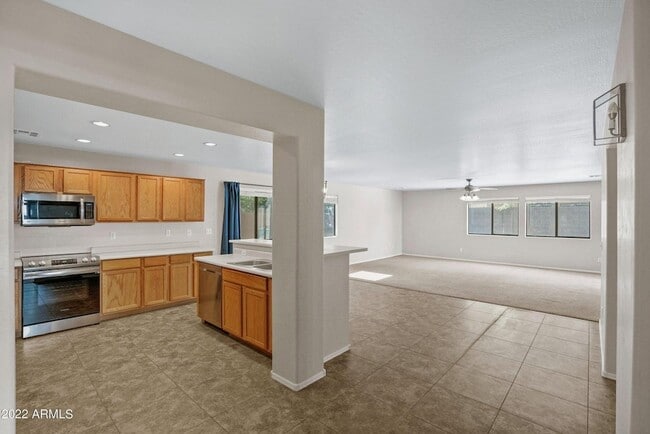 Building Photo - 15422 N 169th Ln