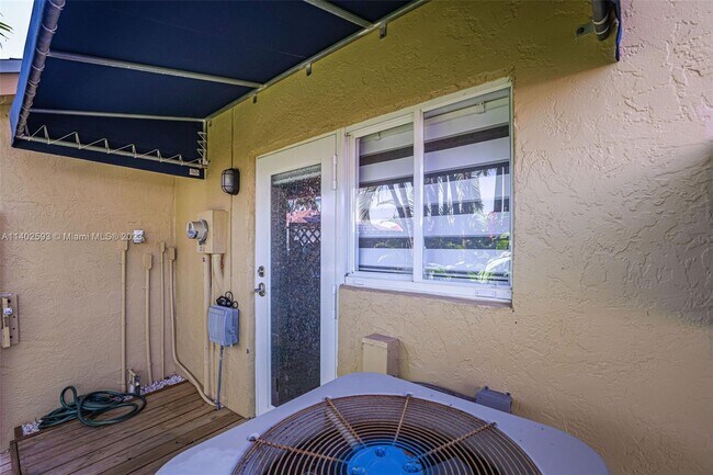 Building Photo - 15200 SW 163rd St