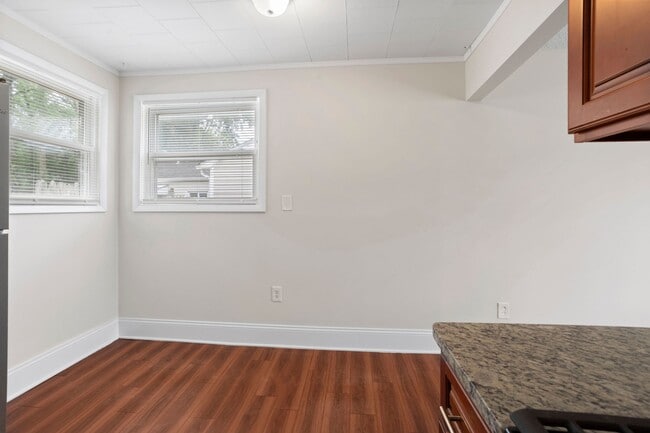 Building Photo - 412 Woodbury Lake Rd