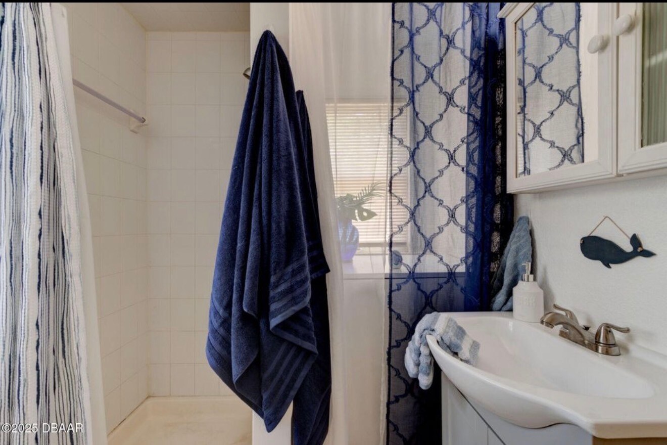 Building Photo - 118 Pierce Ave