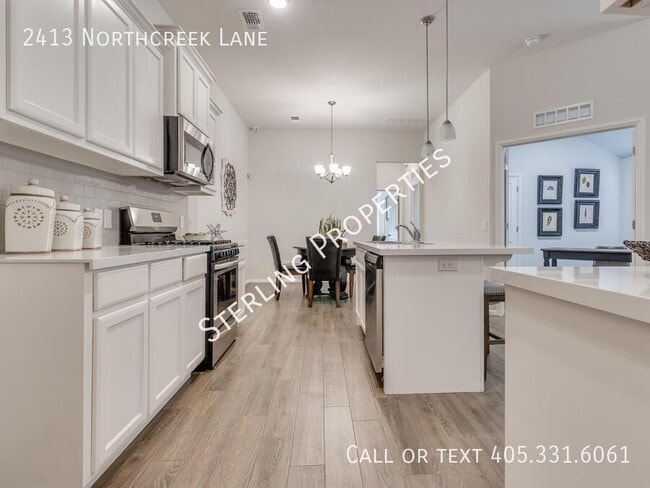 Building Photo - 2413 Northcreek Ln