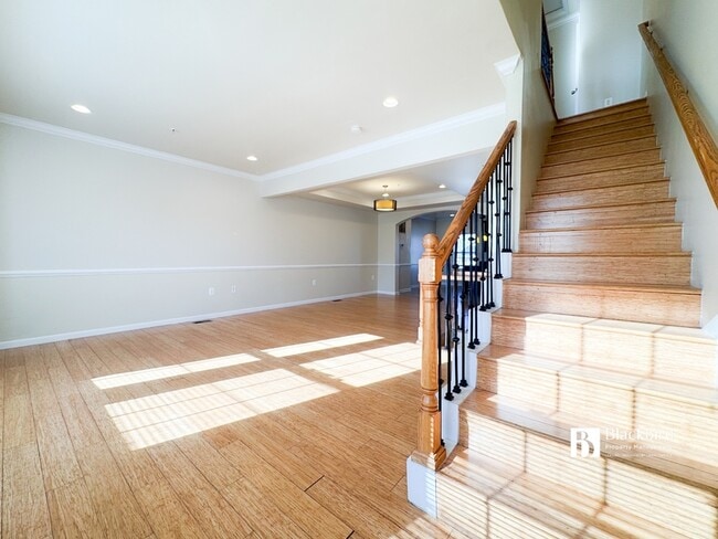 Building Photo - 5030 B St SE