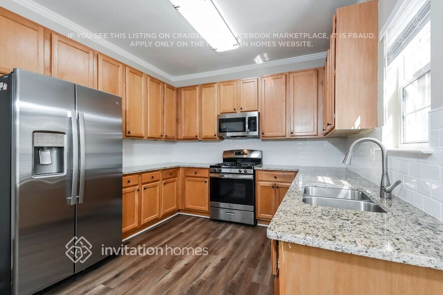 Building Photo - 40 Newcomb Trce