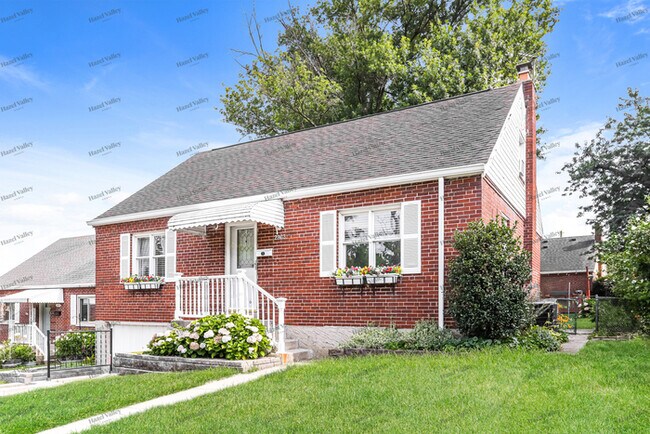 Building Photo - 2863 Allview Cir