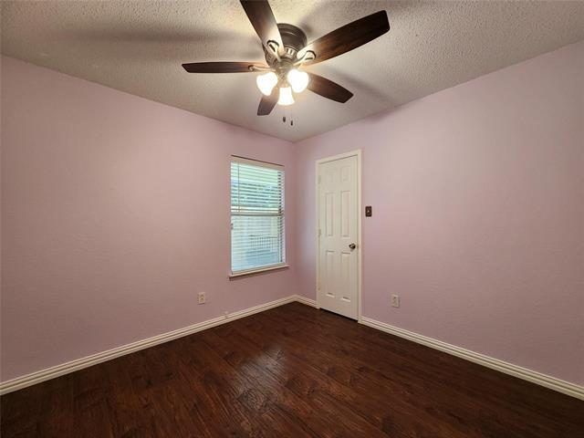 Building Photo - 514 Hollyberry Dr