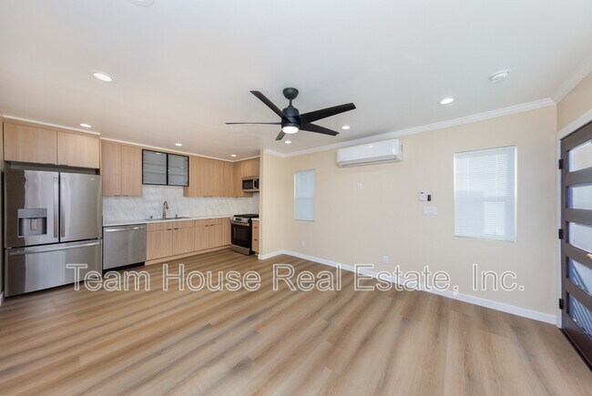 Building Photo - 7671 Quakertown Ave