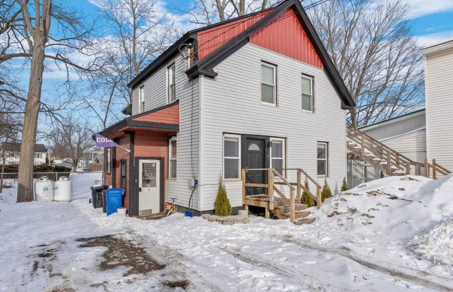 Primary Photo - 13 Winter St