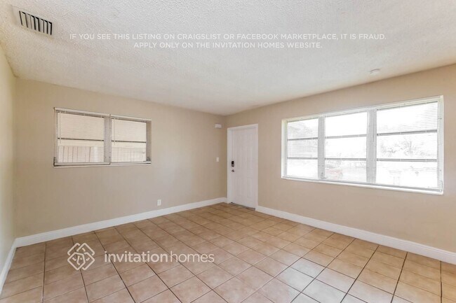 Building Photo - 6020 NW 43rd Ave