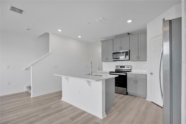Building Photo - 2026 Crape Jasmine Ln