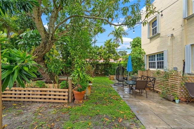 Building Photo - 46 Montilla Ave