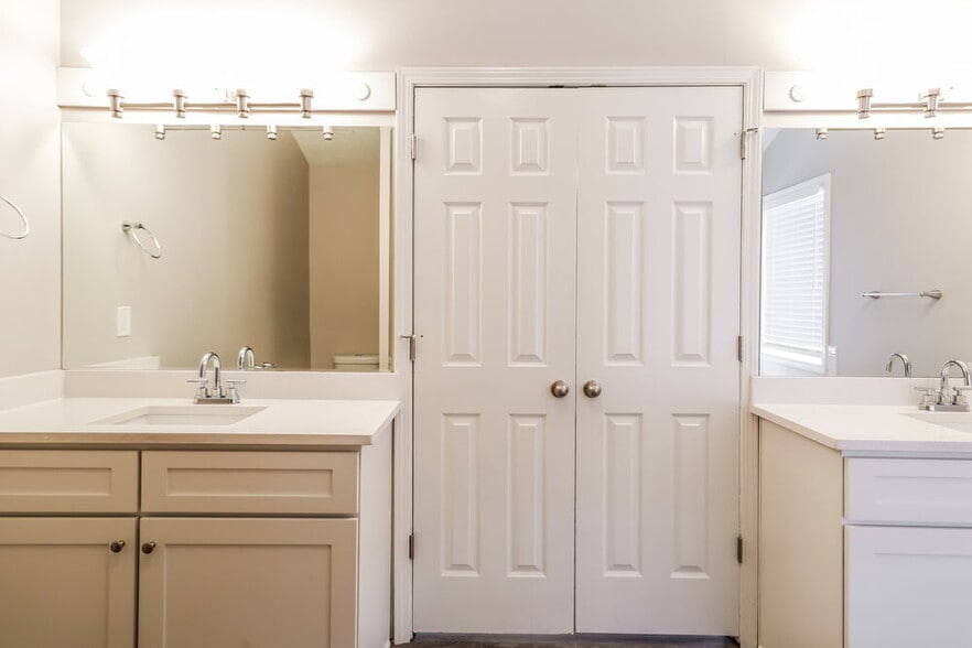 Building Photo - 1212 Shade Ct