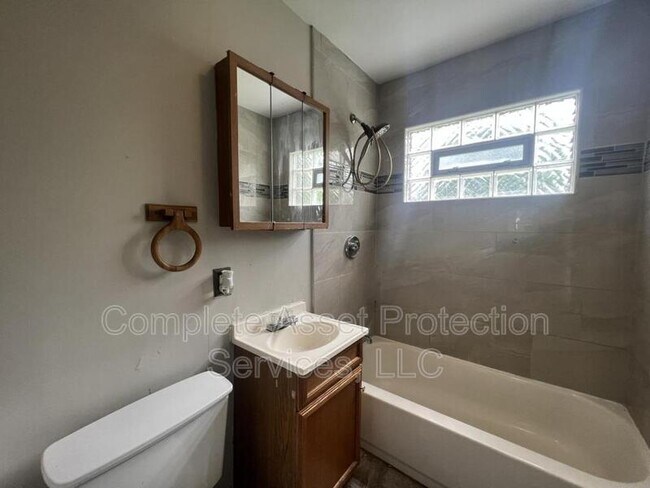 Building Photo - 327 N Colorado St