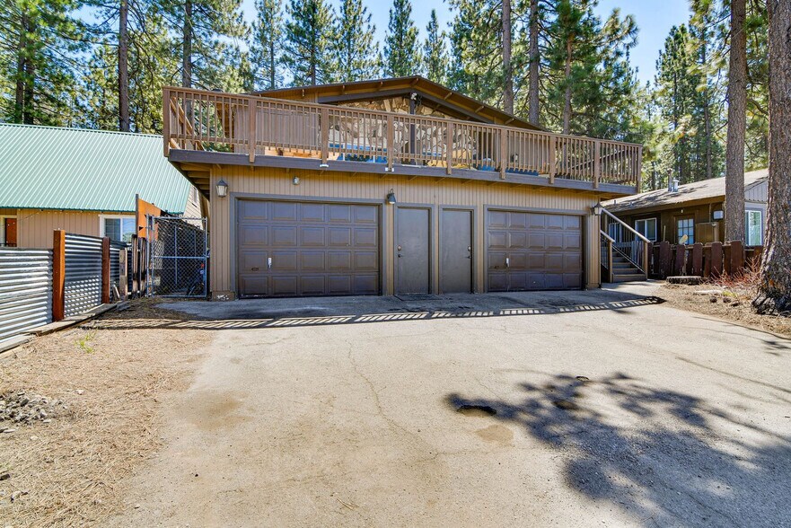 Building Photo - 3688 Paradise Ave