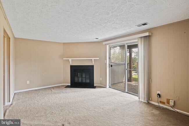 Building Photo - 7 Castlehill Ct