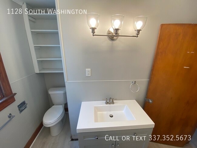 Building Photo - 1128 South Washington-