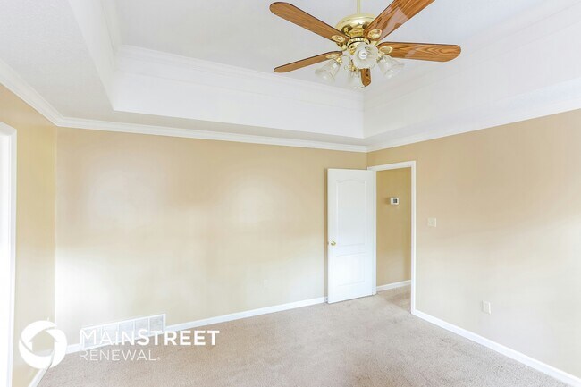 Building Photo - 6860 Hickory Crest Dr