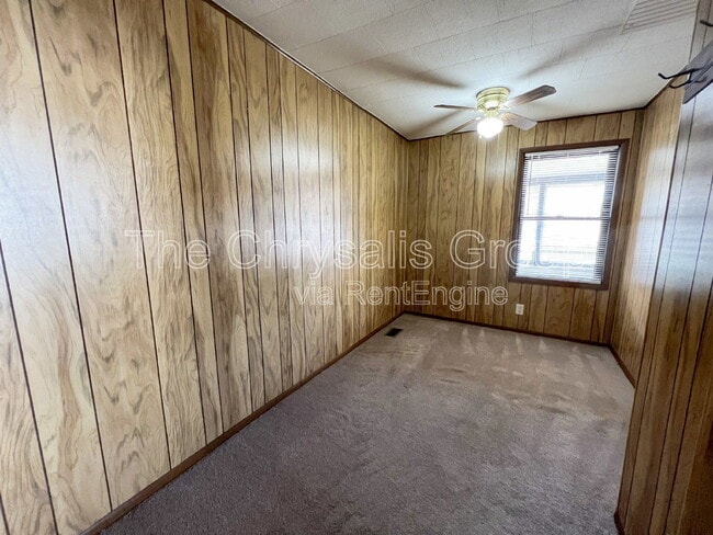 Building Photo - 230 Creve Coeur St