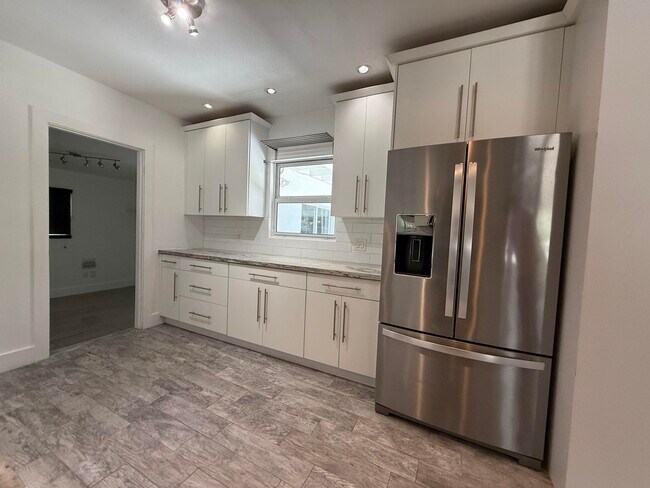 Building Photo - 5967 SW 58th Terrace